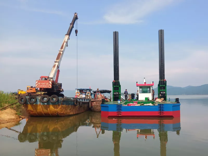 River gravemaskine platform